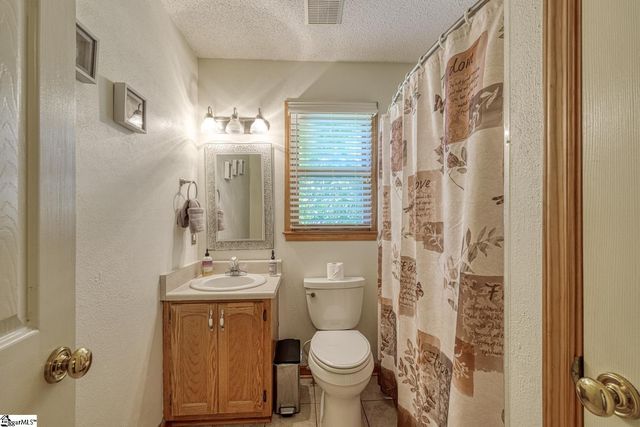 366 Shallowford Drive, Boiling Springs, SC 29316