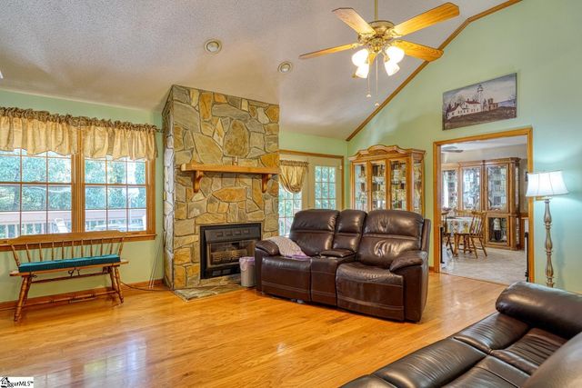 366 Shallowford Drive, Boiling Springs, SC 29316