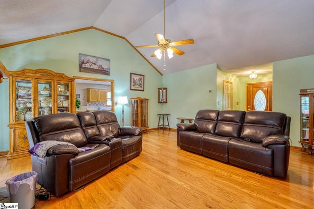 366 Shallowford Drive, Boiling Springs, SC 29316