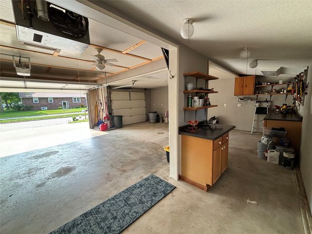 820 Summer Meadows Court, Perry, IA 50220