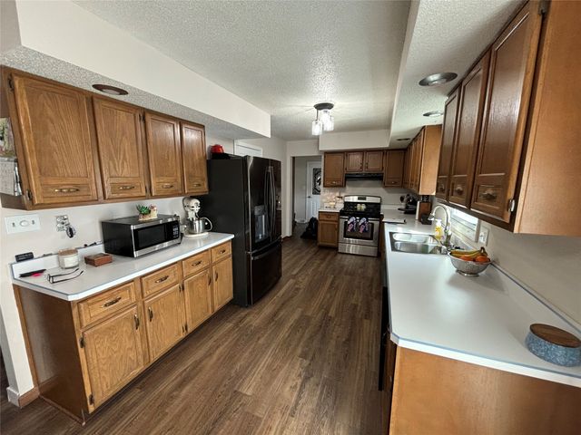 820 Summer Meadows Court, Perry, IA 50220