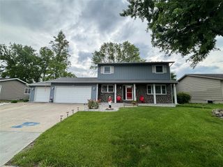 820 Summer Meadows Court, Perry, IA 50220