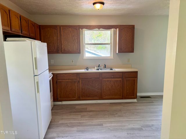 148 Kitty Cole Lane, Dungannon, VA 24245