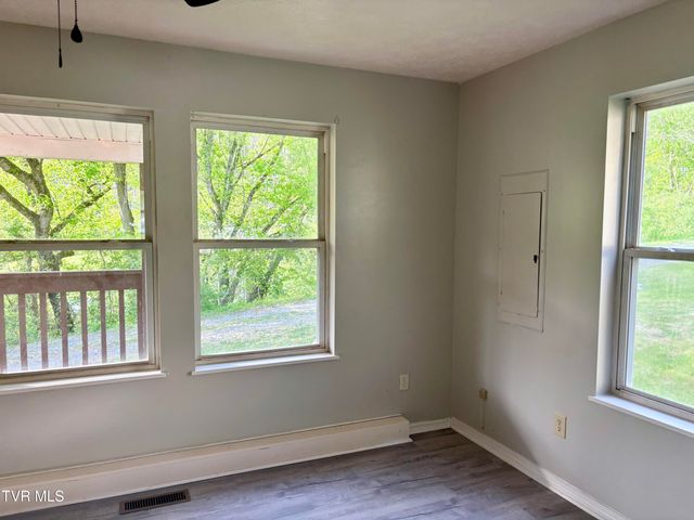 148 Kitty Cole Lane, Dungannon, VA 24245