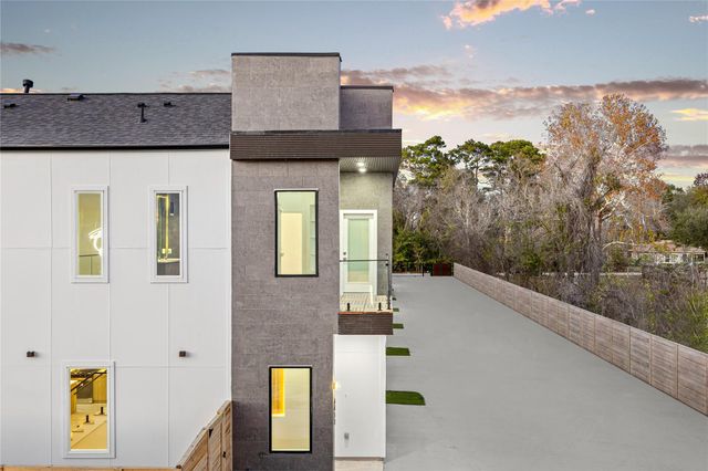 2021 Wilburforce Street W, Houston, TX 77091