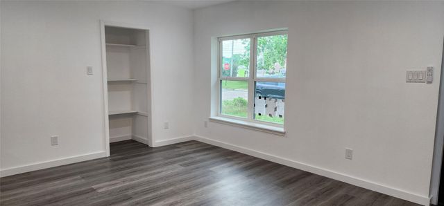 1001 S South Iowa Street, La Porte, TX 77571