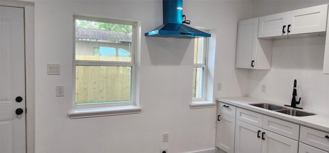 1001 S South Iowa Street, La Porte, TX 77571