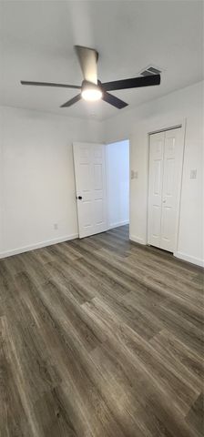1001 S South Iowa Street, La Porte, TX 77571
