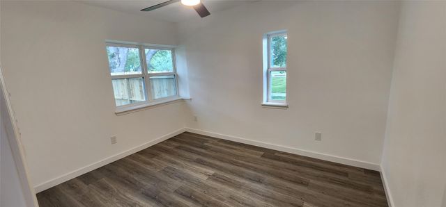 1001 S South Iowa Street, La Porte, TX 77571