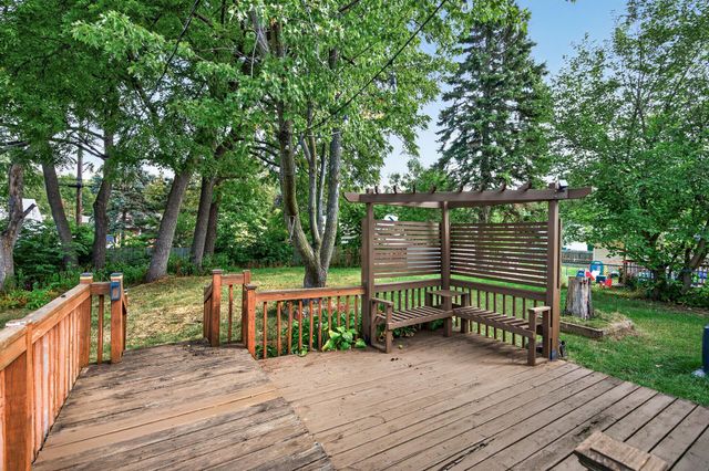 2057 Sherwood Avenue, Saint Paul, MN 55119