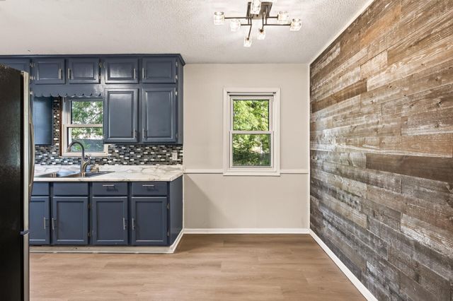2057 Sherwood Avenue, Saint Paul, MN 55119