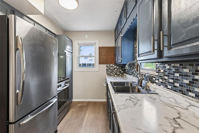2057 Sherwood Avenue, Saint Paul, MN 55119