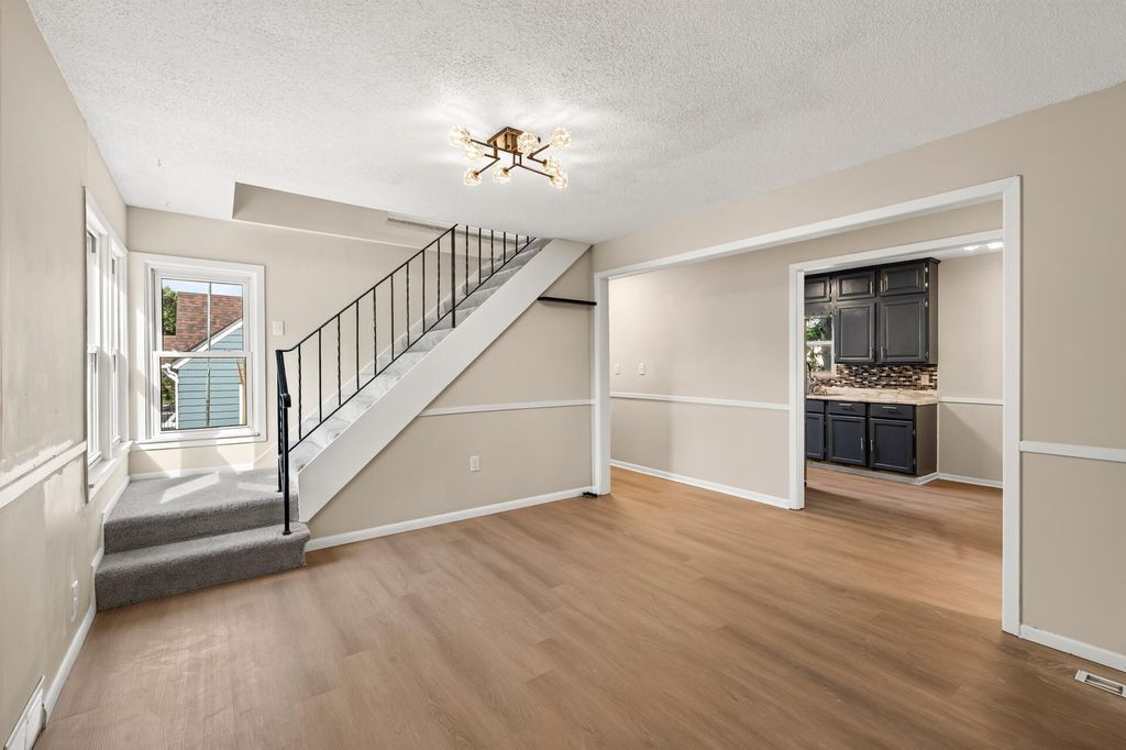 2057 Sherwood Avenue, Saint Paul, MN 55119 — photo 3