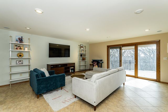 1318 21st Avenue NE, Rochester, MN 55906