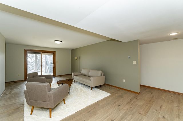 1318 21st Avenue NE, Rochester, MN 55906