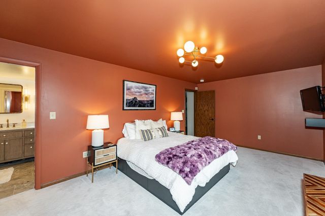 1318 21st Avenue NE, Rochester, MN 55906