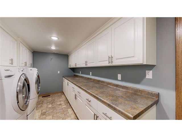 1318 21st Avenue NE, Rochester, MN 55906