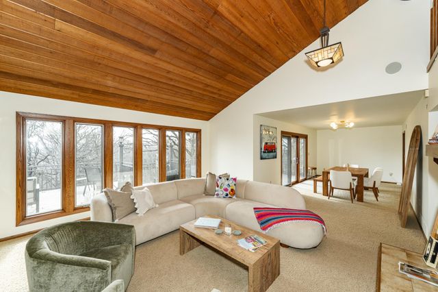 1318 21st Avenue NE, Rochester, MN 55906