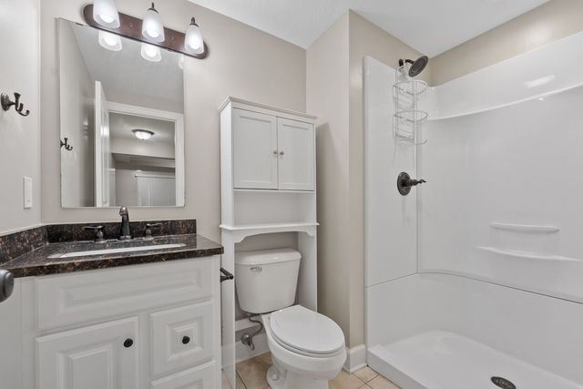 17 Blackstone Circle, Le Claire, IA 52753