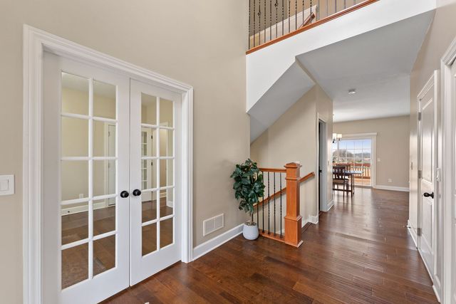 17 Blackstone Circle, Le Claire, IA 52753