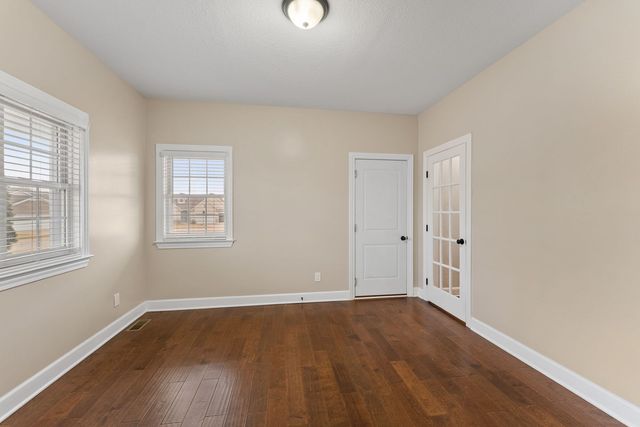 17 Blackstone Circle, Le Claire, IA 52753