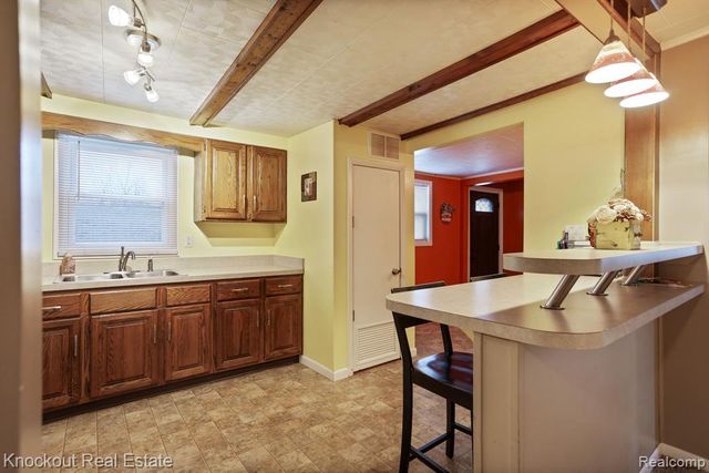 213 E Maple Street, Vassar, MI 48768