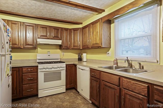 213 E Maple Street, Vassar, MI 48768