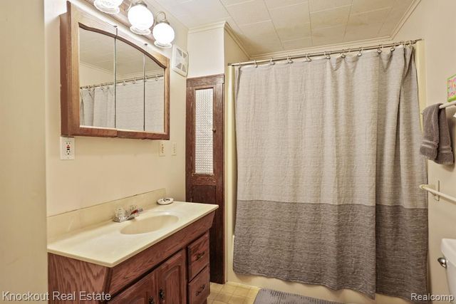 213 E Maple Street, Vassar, MI 48768