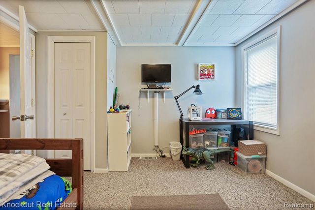 213 E Maple Street, Vassar, MI 48768