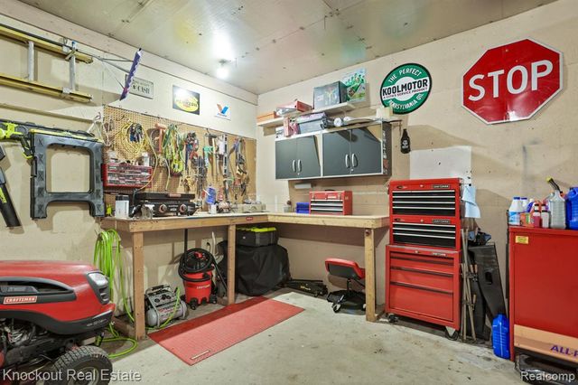 213 E Maple Street, Vassar, MI 48768