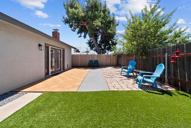 8054 Royal Gardens Pl, El Cajon, CA 92021