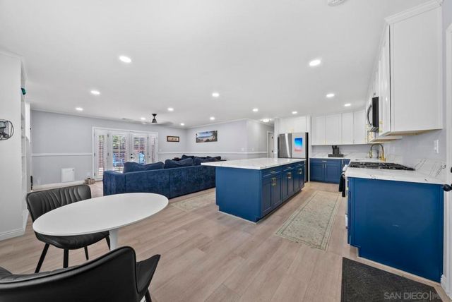 8054 Royal Gardens Pl, El Cajon, CA 92021