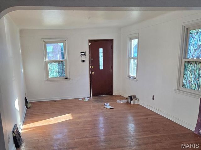 6990 Edison Avenue, St Louis, MO 63121