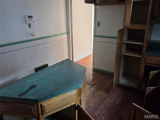 6990 Edison Avenue, St Louis, MO 63121