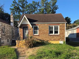 6990 Edison Avenue, St Louis, MO 63121