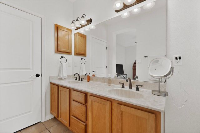 241 Rio Chama Circle SW, Los Lunas, NM 87031