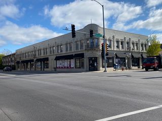 807 N Harlem Avenue, Oak Park, IL 60302