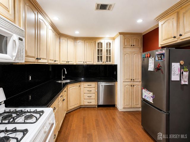 190 College Drive, Edison, NJ 08817