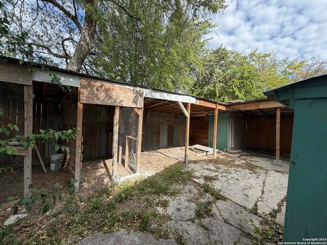 215 Monclova, San Antonio, TX 78207