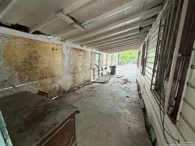 215 Monclova, San Antonio, TX 78207