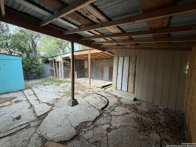 215 Monclova, San Antonio, TX 78207