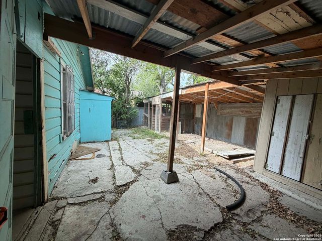 215 Monclova, San Antonio, TX 78207