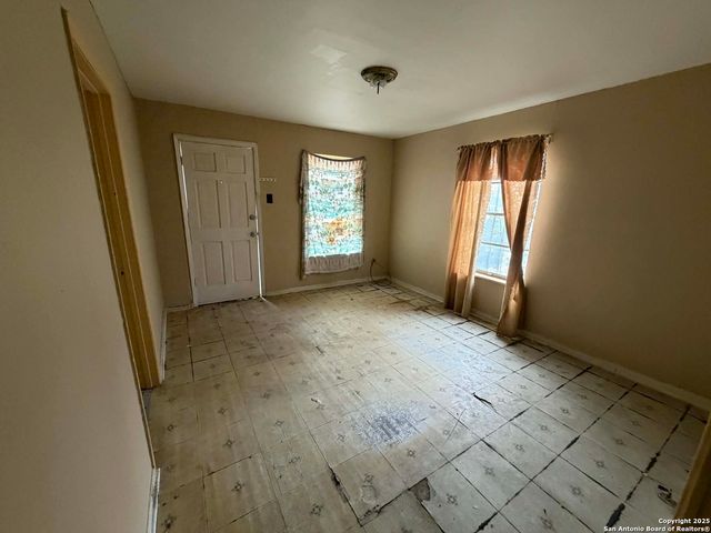 215 Monclova, San Antonio, TX 78207