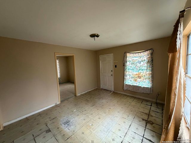 215 Monclova, San Antonio, TX 78207