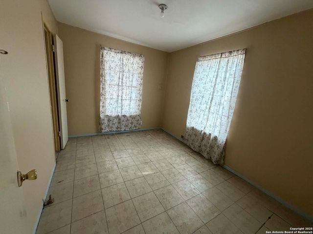 215 Monclova, San Antonio, TX 78207