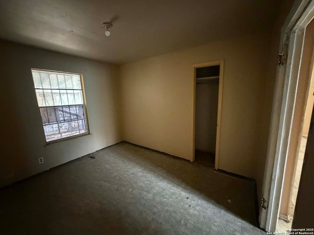 215 Monclova, San Antonio, TX 78207