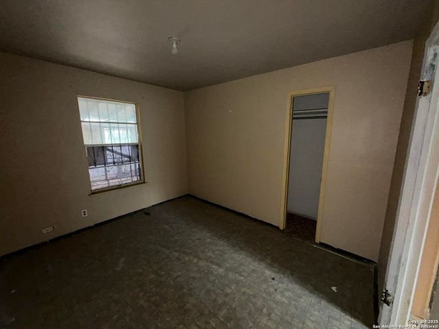 215 Monclova, San Antonio, TX 78207