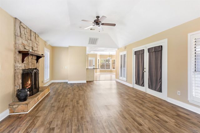 6 Hillcrest Street, Dayton, TX 77535