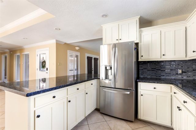 6 Hillcrest Street, Dayton, TX 77535