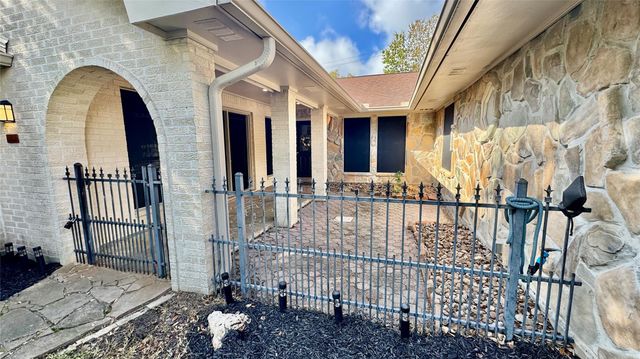 6 Hillcrest Street, Dayton, TX 77535